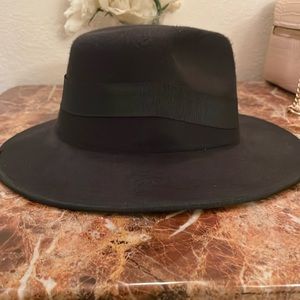Women’s Fedora ( never worn
